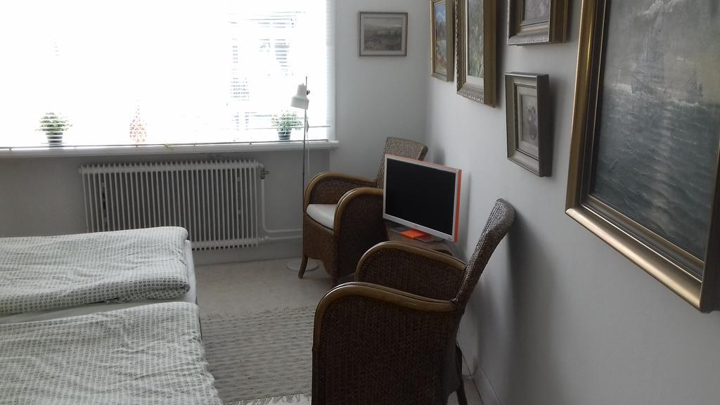 Töreboda Pensionat Praestgarden מראה חיצוני תמונה