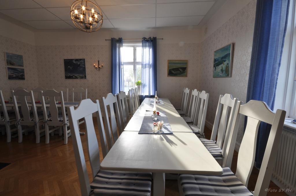 Töreboda Pensionat Praestgarden מראה חיצוני תמונה