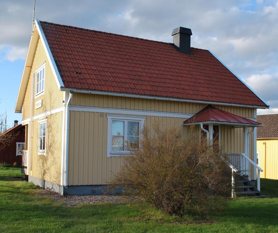 Töreboda Pensionat Praestgarden מראה חיצוני תמונה