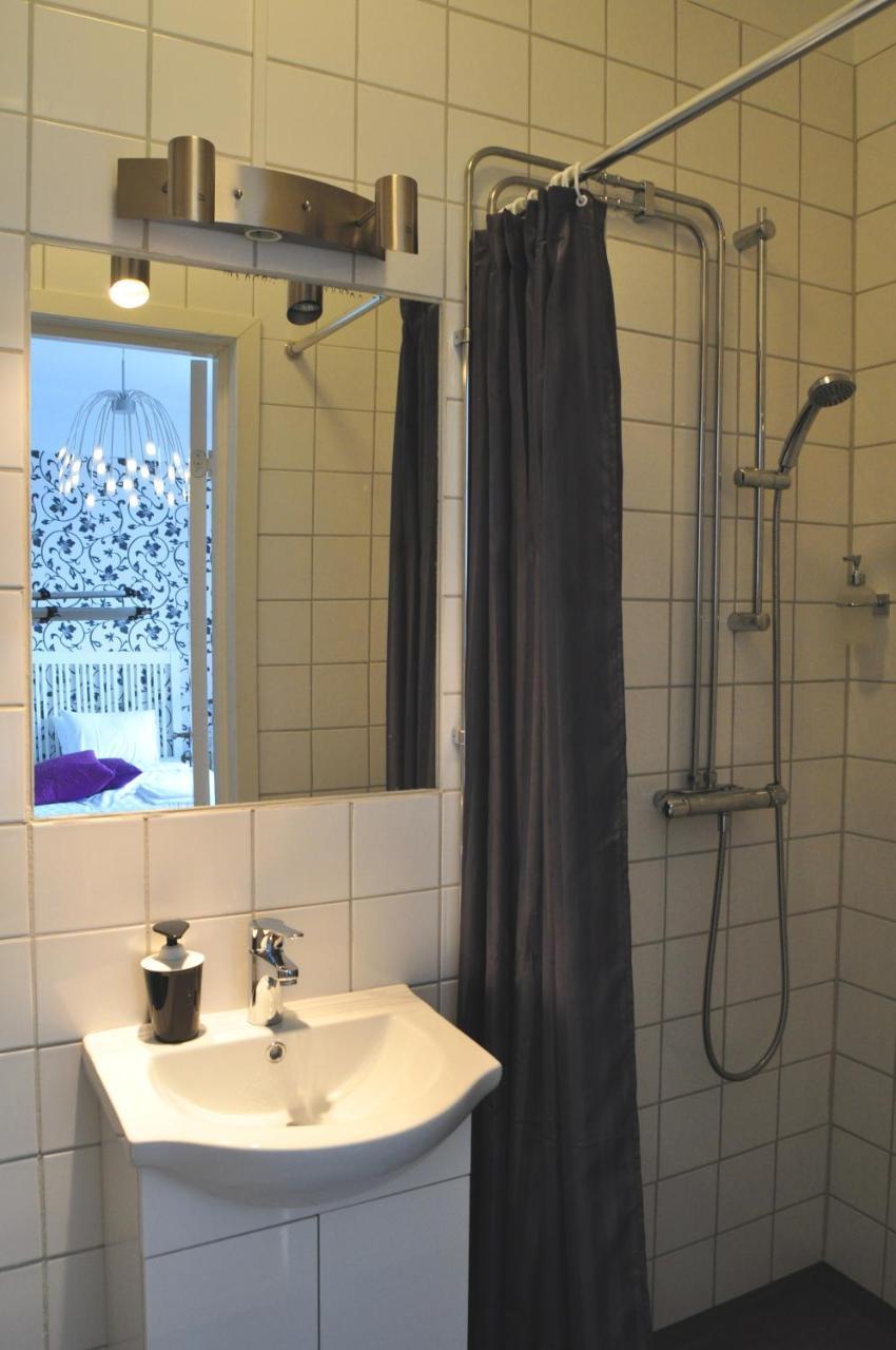 Töreboda Pensionat Praestgarden מראה חיצוני תמונה